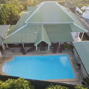 https://villa-6-10-pers-vue-mer-piscine-prive-plage-a-pieds.comcaribbean.com