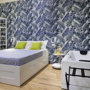 https://live-suite-napoli.hotels-amalfi.com