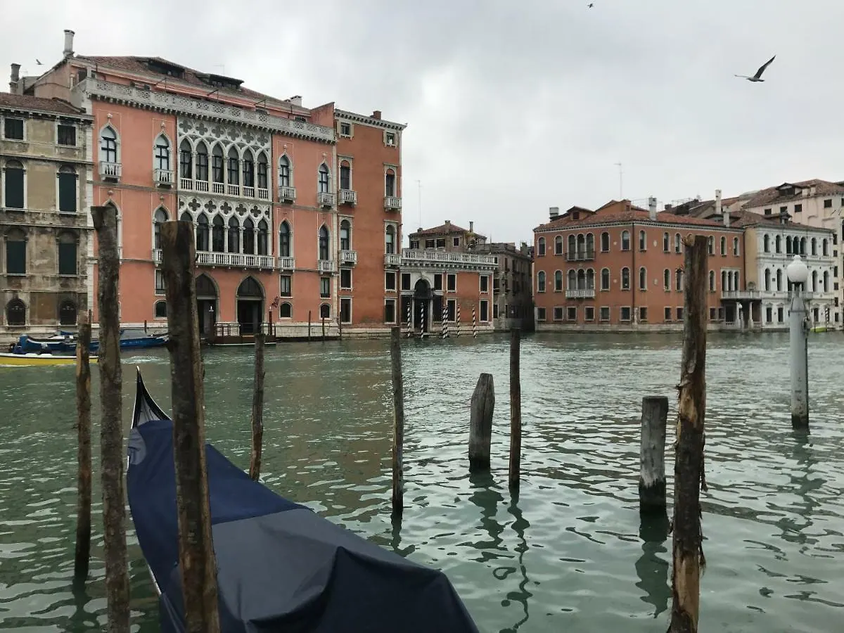 Appartement Palazzo Grassi And Accademia Bridge Superb House à Venise